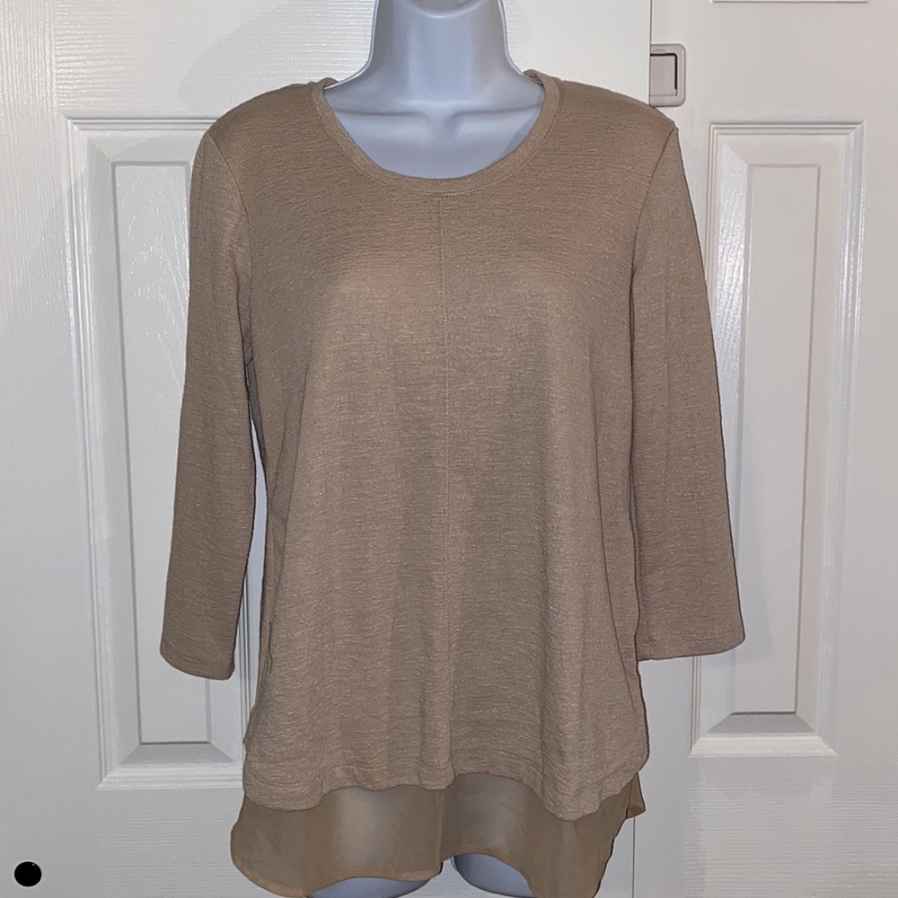 JM Collection Textured Center-Hem Top - Picture 5 of 7